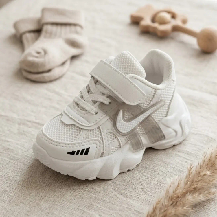کتونی بچگانه نایک Nike V2K