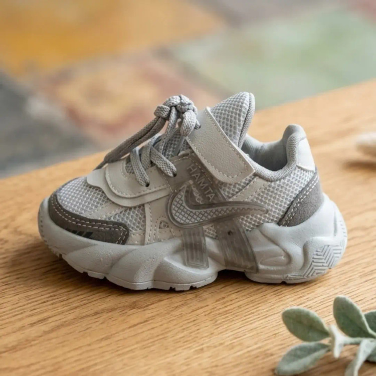 کتونی بچگانه نایک Nike V2K